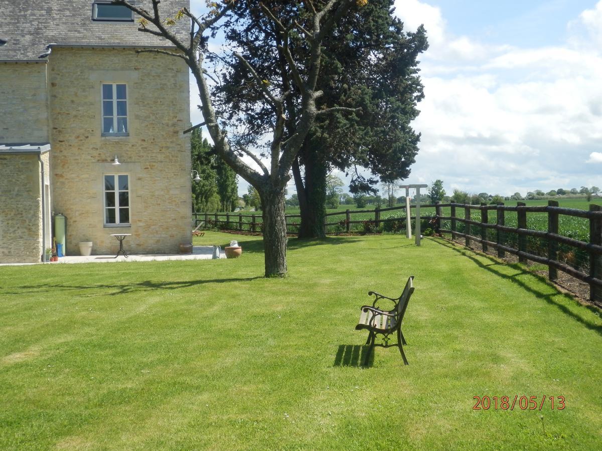 德拉哥弟酒店 Magny-en-Bessin 外观 照片